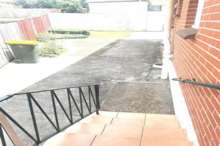 Photo of property in 14 La Trobe Street, Pakuranga Heights, Auckland, 2010