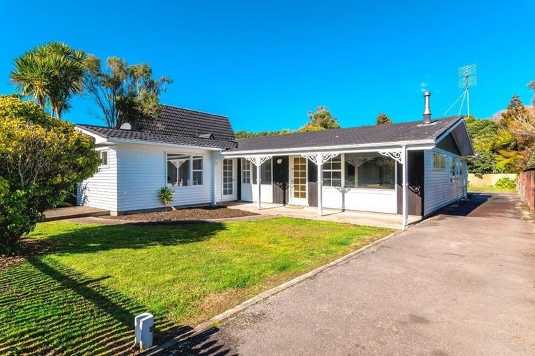 Photo of property in 17 Park Avenue, Waikanae, 5036