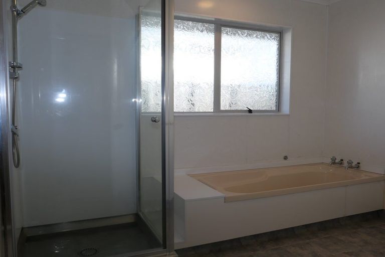 Photo of property in 28 Kapiti Road, Paraparaumu, 5032