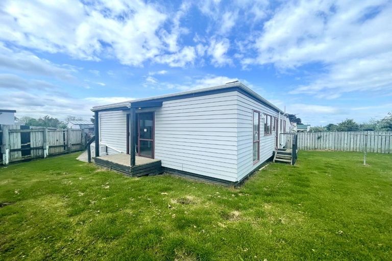 Photo of property in 2/21 Solveig Place, Randwick Park, Auckland, 2105