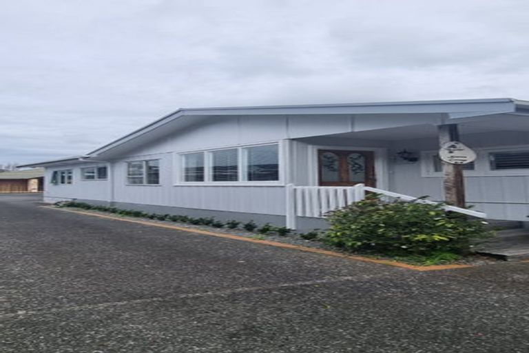 Photo of property in 1/16 Puriri Avenue, Greenlane, Auckland, 1051