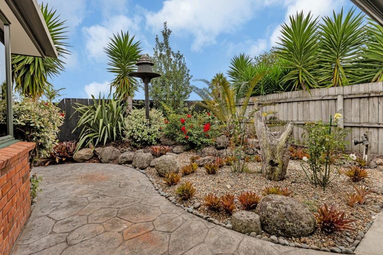 Photo of property in 13 Bermuda Place, One Tree Point, 0118