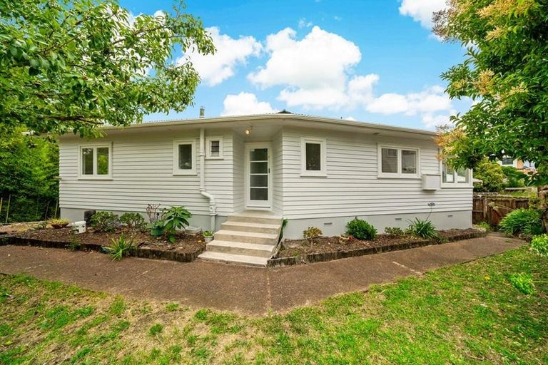 Photo of property in 2/54 Peach Road, Glenfield, Auckland, 0629