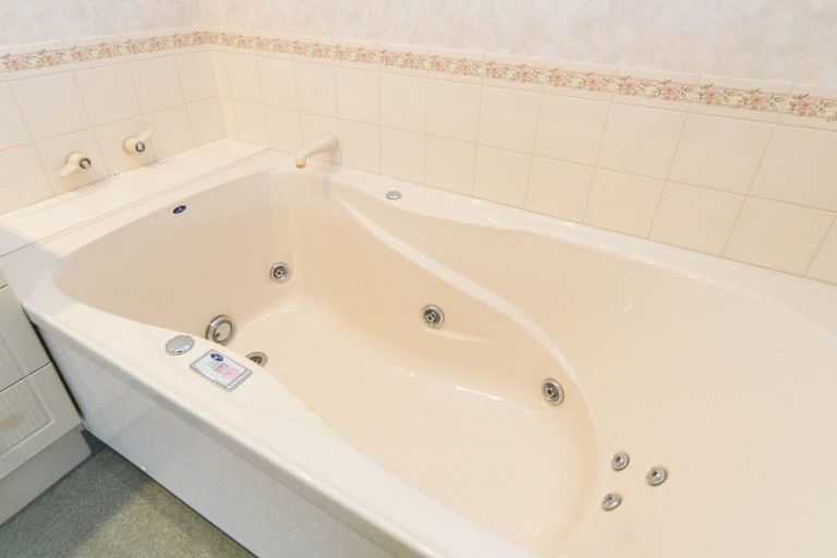 Photo of property in 28 Cedar Crescent, Feilding, 4702