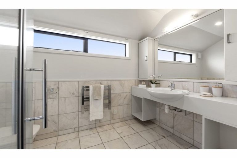 Photo of property in 30 Takahe Drive, Cashmere, Christchurch, 8022