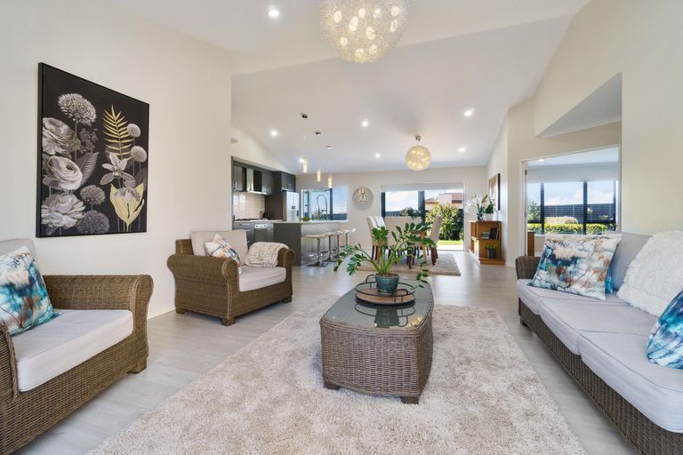 Photo of property in 8 Laylin Place, Pukekohe, 2120