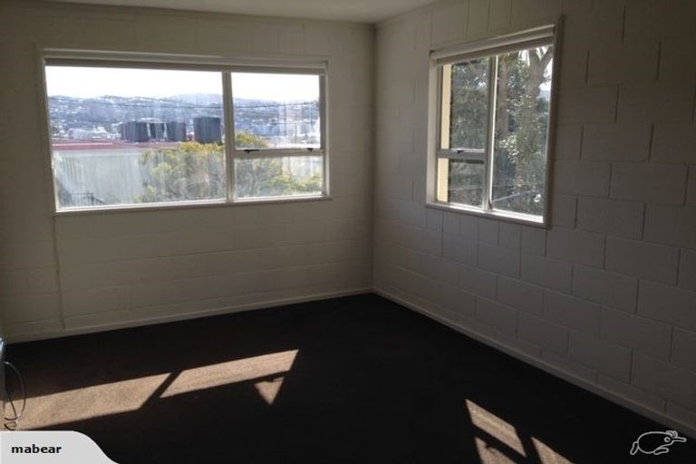 Photo of property in 35 Scarborough Terrace, Mount Victoria, Wellington, 6011