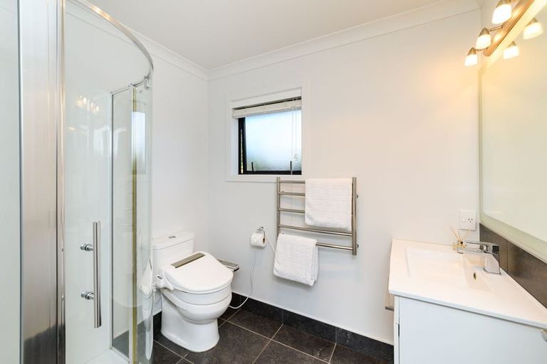 Photo of property in 44 Chestnut Close, Kelvin Grove, Palmerston North, 4414