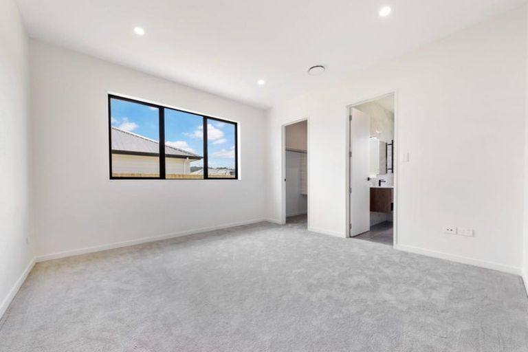 Photo of property in 7 Cutfield Lane, Kumeu, 0810