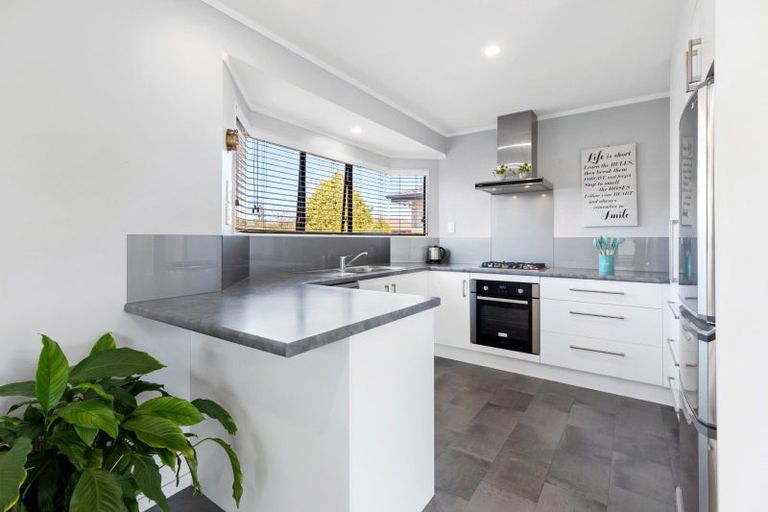 Photo of property in 31 Crisp Drive, Papamoa Beach, Papamoa, 3118