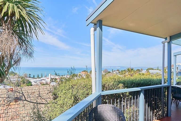 Photo of property in 18a Harvey Road, Bluff Hill, Napier, 4110