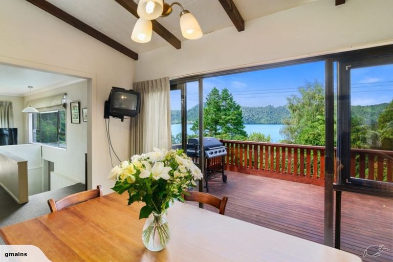 Photo of property in 50 Okareka Loop Road, Lake Okareka, Rotorua, 3076