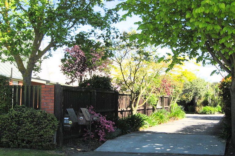 Photo of property in 1/25 Rubens Place, Burnside, Christchurch, 8053