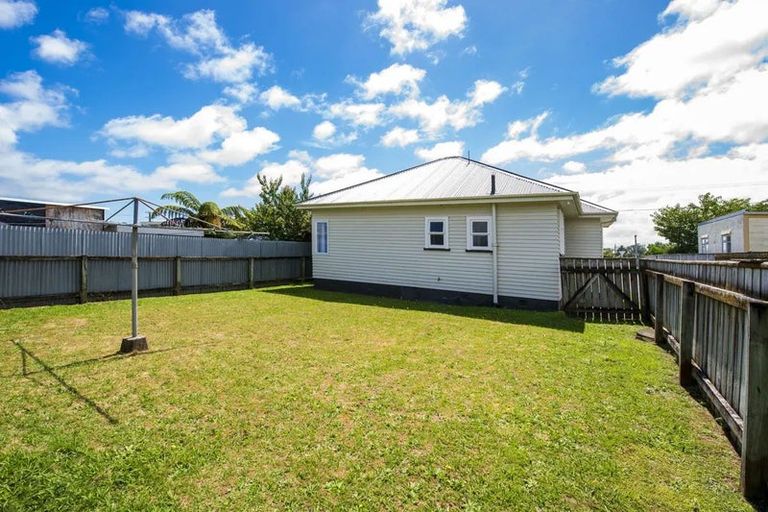 Photo of property in 11 Keepa Street, Levin, 5510