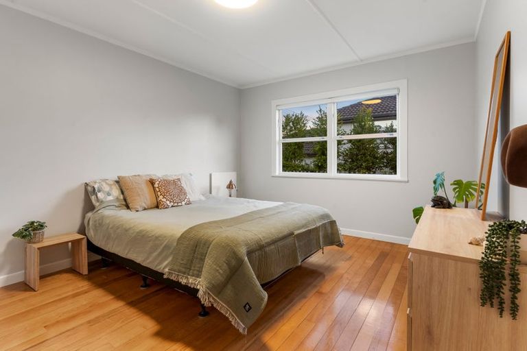 Photo of property in 48b Heathcote Road, Castor Bay, Auckland, 0620