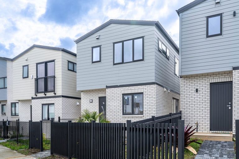 Photo of property in 3 Whiteywood Street, Westgate, 0814