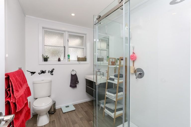 Photo of property in 115 Glenpark Avenue, Frankleigh Park, New Plymouth, 4310