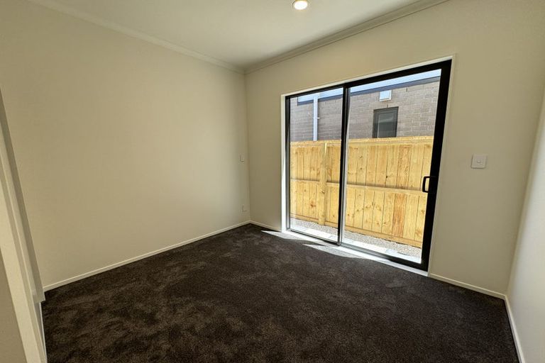 Photo of property in 22d Toru Street, Te Atatu Peninsula, Auckland, 0610