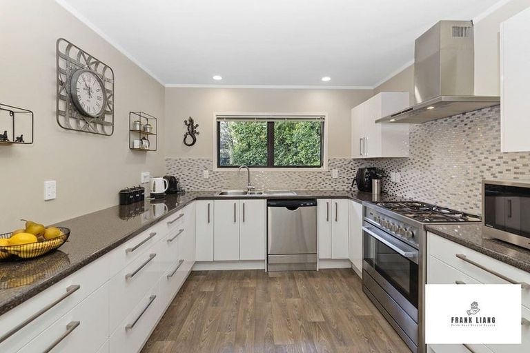 Photo of property in 6 Picasso Drive, West Harbour, Auckland, 0618