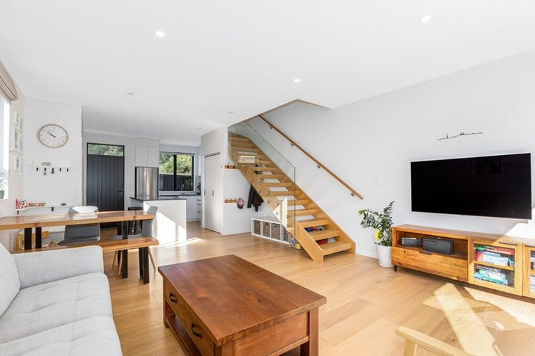 Photo of property in 16a Inglis Street, Seatoun, Wellington, 6022