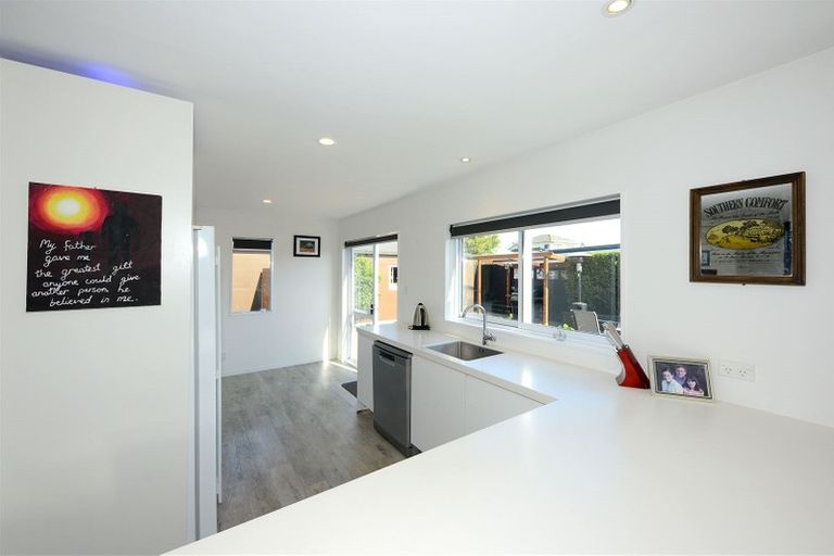 Photo of property in 30 Beauford Place, Parklands, Christchurch, 8083