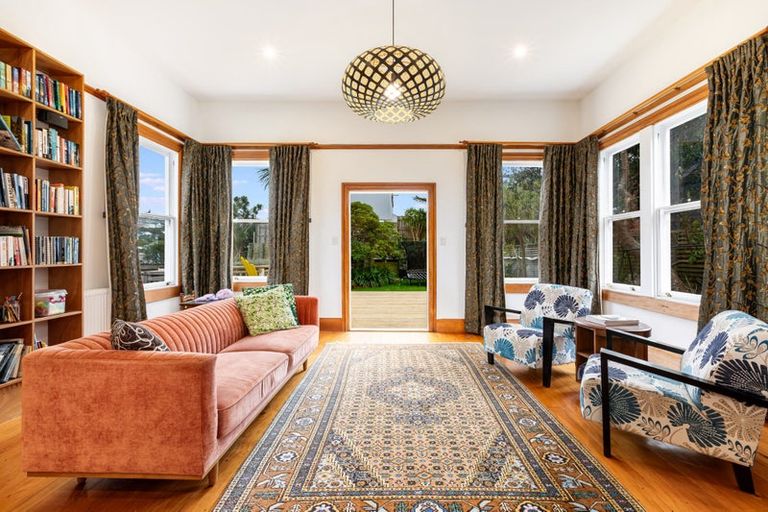 Photo of property in 24 Garfield Street, Brooklyn, Wellington, 6021