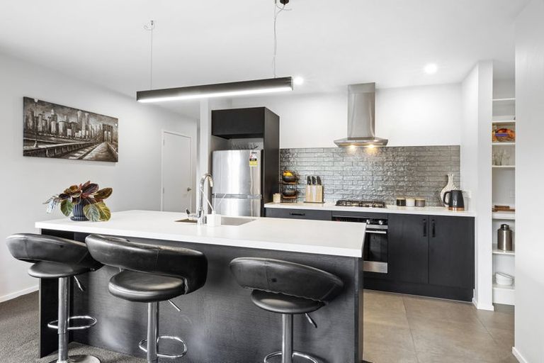 Photo of property in 5 Ruru Lane, Hurworth, New Plymouth, 4310