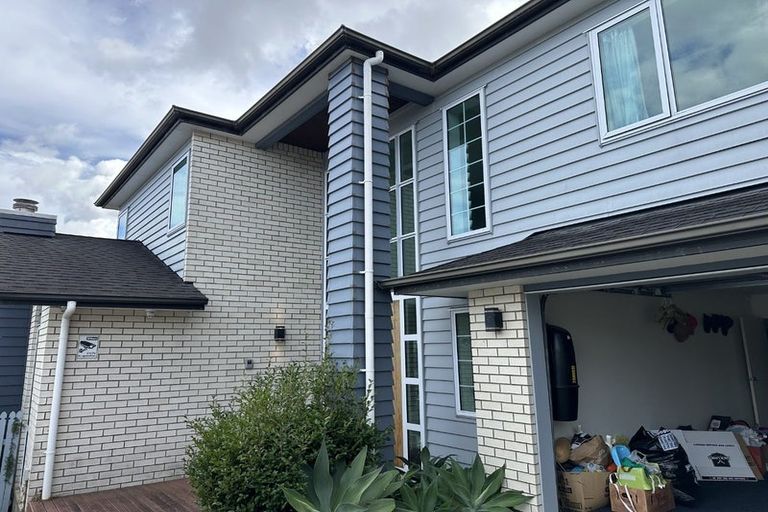 Photo of property in 24 Mulroy Place, Pinehill, Auckland, 0632