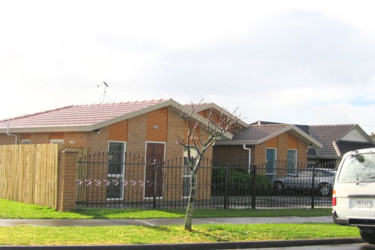 Photo of property in 20 Dulwich Place, Burswood, Auckland, 2013