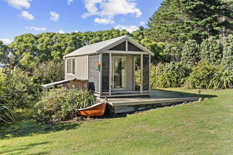 Photo of property in 645a Te Awaiti Road, Te Awaiti, Martinborough, 5782