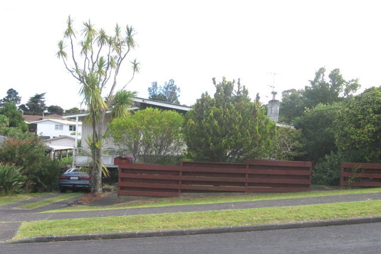 Photo of property in 3 Neal Avenue, Glenfield, Auckland, 0629