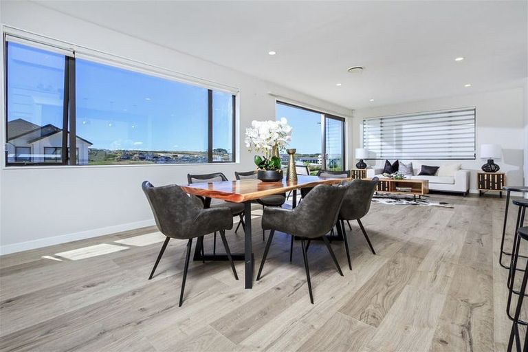 Photo of property in 24 Windlass Street, Long Bay, Auckland, 0630