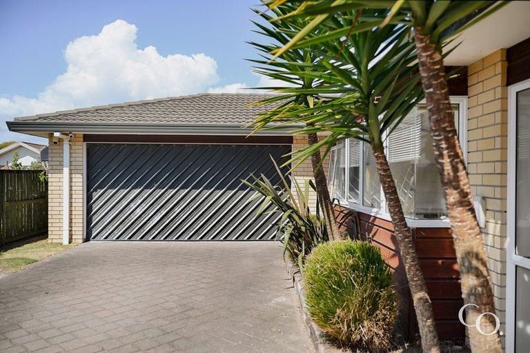 Photo of property in 15 Dalton Drive, Papamoa Beach, Papamoa, 3118