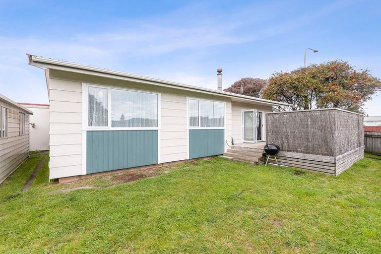 Photo of property in 57 Mazengarb Road, Paraparaumu Beach, Paraparaumu, 5032