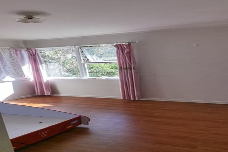 Photo of property in 5 Dallow Place, Henderson, Auckland, 0612