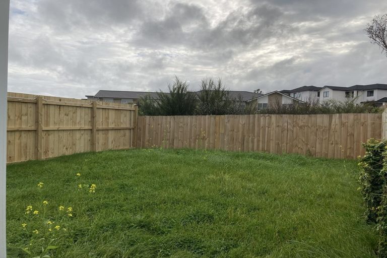 Photo of property in 8 Captain Rings Drive, Papakura, 2110