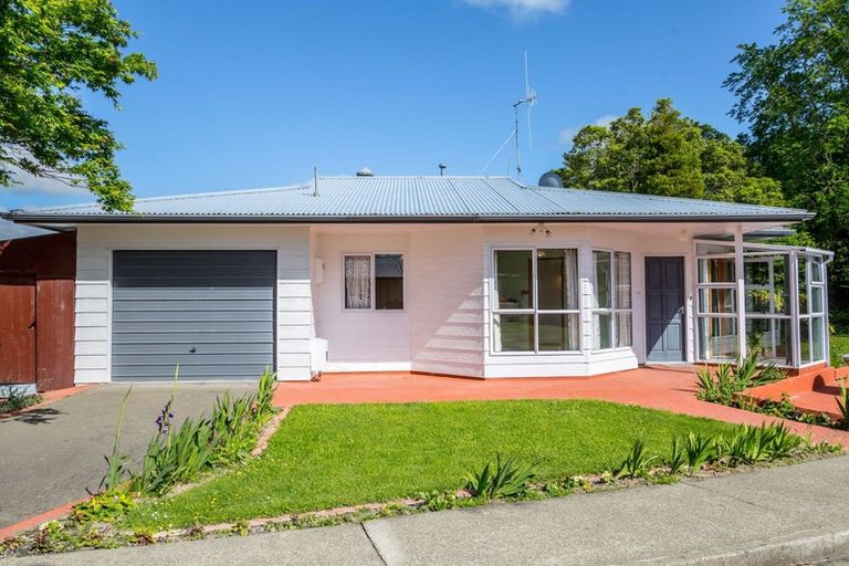 Photo of property in 4 Hughes Court, Pahiatua, 4910