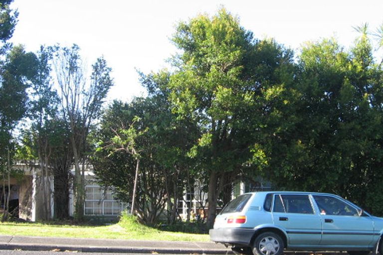 Photo of property in 53 Pupuke Road, Birkenhead, Auckland, 0627