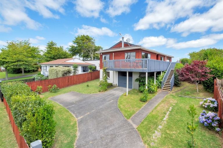 Photo of property in 118 Glen Road, Ranui, Auckland, 0612
