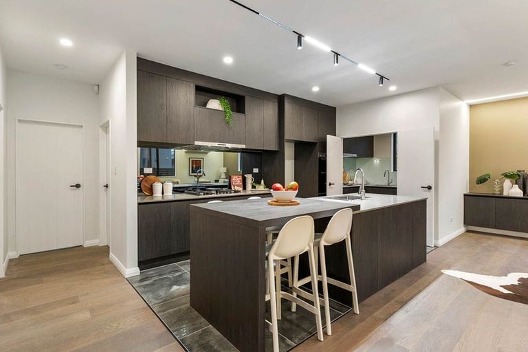 Photo of property in 8 Kumukumu Road, Long Bay, Auckland, 0630