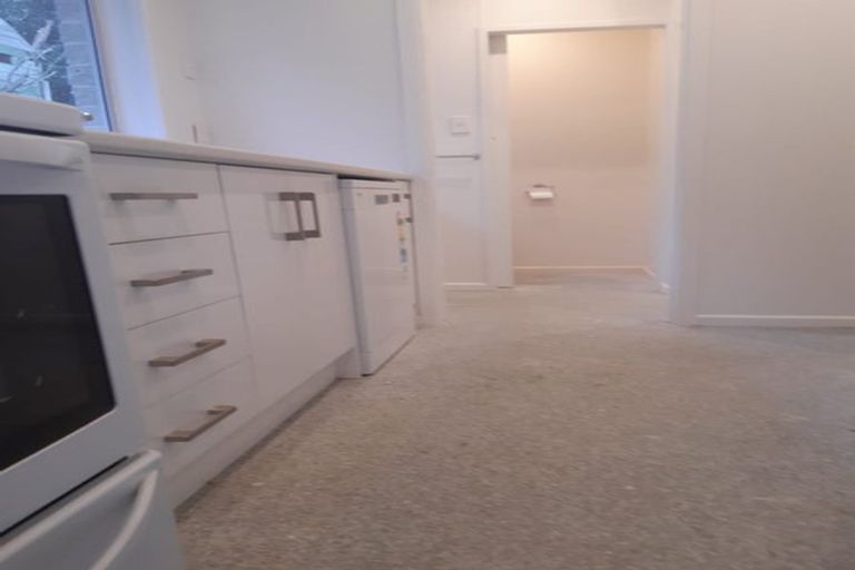 Photo of property in 3d Peckham Grove, Tawa, Wellington, 5028