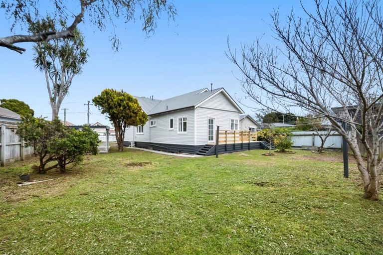 Photo of property in 5 York Street, Moera, Lower Hutt, 5010