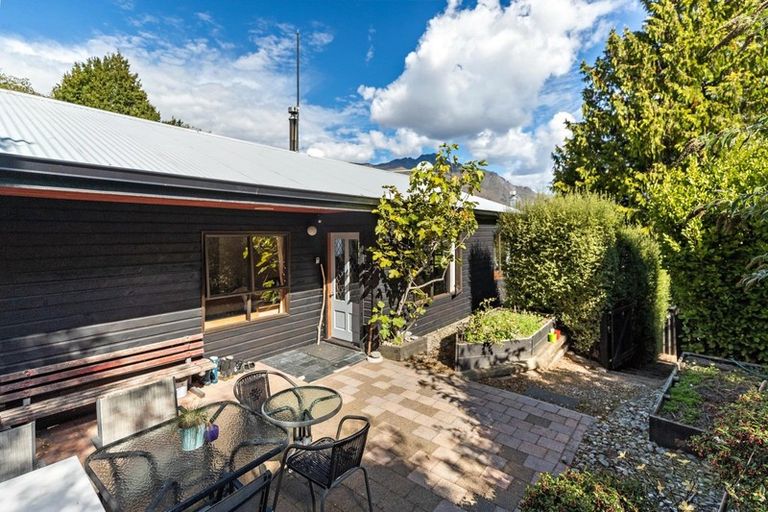 Photo of property in 279 Fernhill Road, Sunshine Bay, Queenstown, 9300