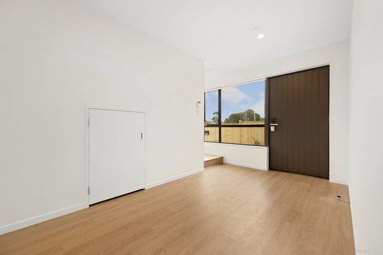 Photo of property in 24d Tomintoul Place, Highland Park, Auckland, 2010