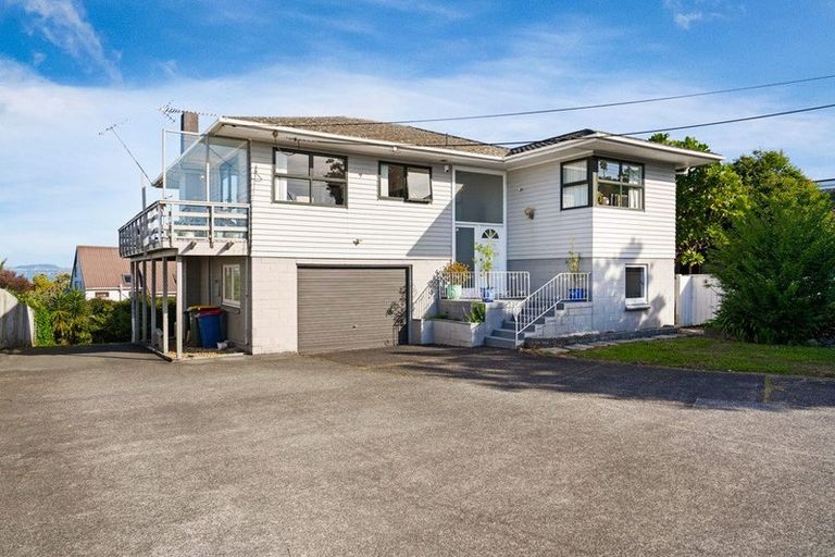 Photo of property in 213 Hobsonville Road, Hobsonville, Auckland, 0618