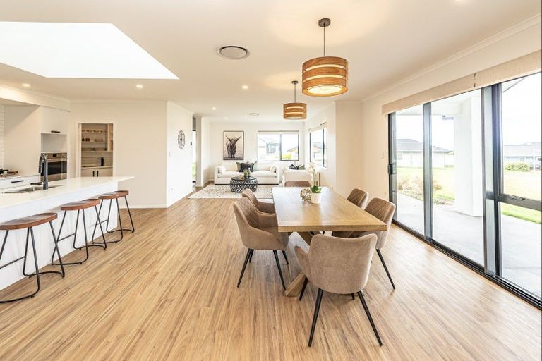 Photo of property in 36 Tirimoana Place, Otamatea, Whanganui, 4501