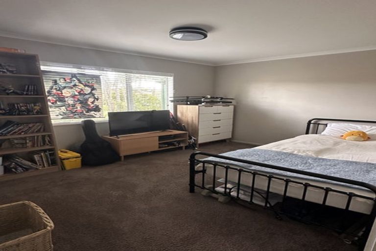 Photo of property in 10 Sapphire Place, Bayview, Auckland, 0629