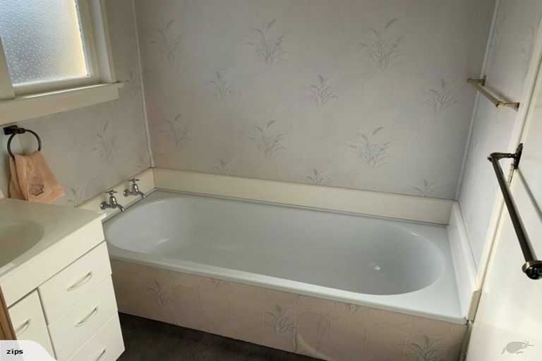 Photo of property in 76 Mcquarrie Street, Kingswell, Invercargill, 9812