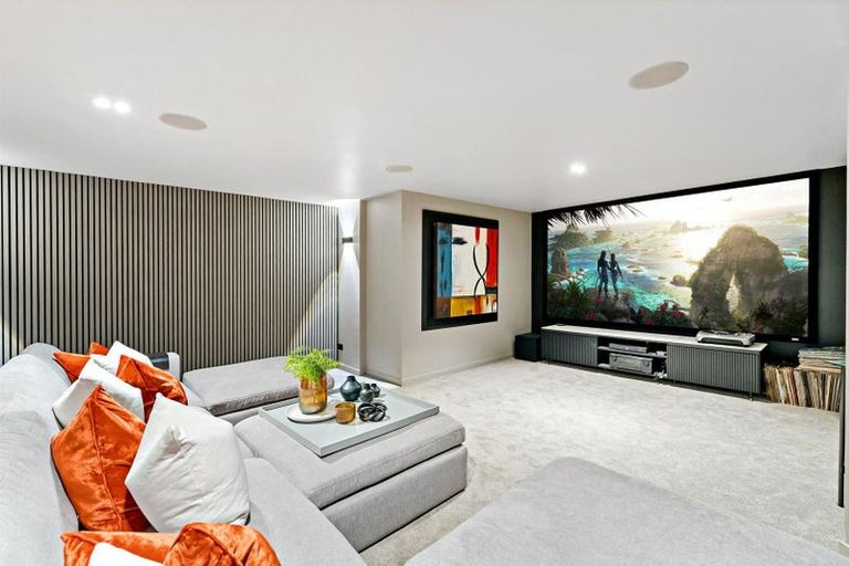 Photo of property in 18a Tiri Road, Milford, Auckland, 0620