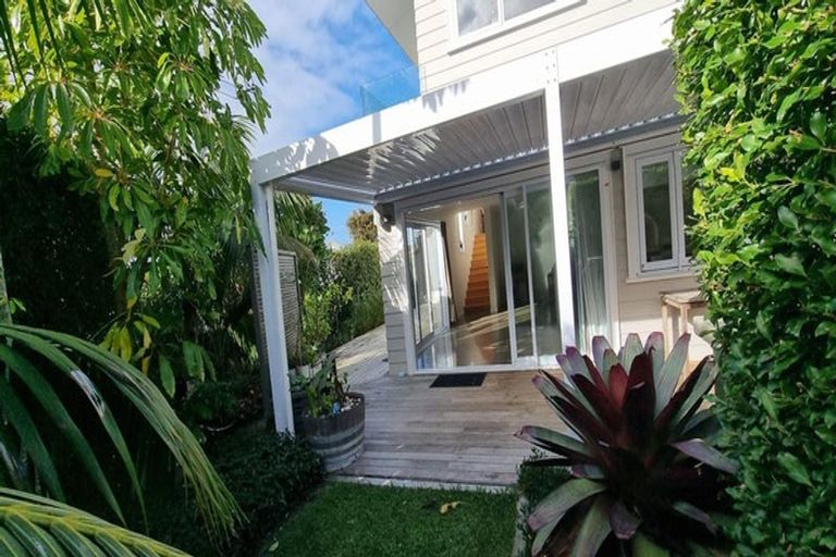 Photo of property in 24 Bevyn Street, Castor Bay, Auckland, 0620